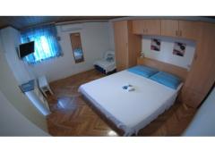 Appartements Bašković Appartement 2 – A2+1 PLAVI foto 1