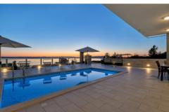 Villa with private Pool Appartement 1 – Maluci a1 foto 1