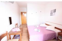 Chambres Bili Galeb BED? Chambre 1 – PURPLE foto 4