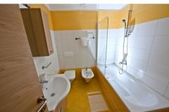 Appartements Kimi with swimming pool  Appartement 3 – APP V foto 4