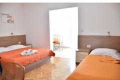 Appartements Stone  Tučepi  Appartement 3 – A3+1 -102 foto 1