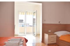 Appartements Stone  Tučepi  Appartement 3 – A3+1 -102 foto 4