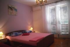 Apartmani Emi Chambre 4 – ljubičasta foto 1