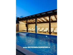 Villa Robert 2 avec piscine Cesarica
