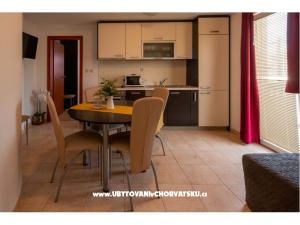 Pakoštane Appartements Di-Ana