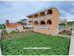 Apartmeni Adria - Rtina -