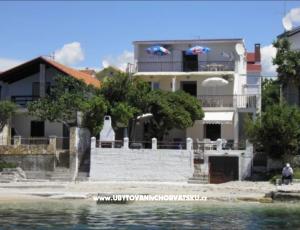 Appartements Mikulandra sur la plage