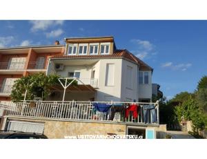 Maison Nada