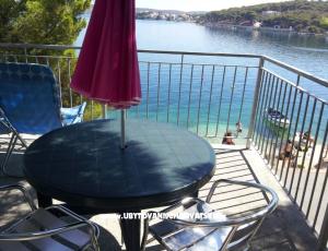 Beach house: Rogoznica apartman