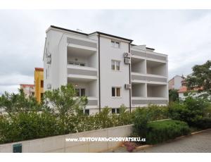 Appartements Plima***Srima