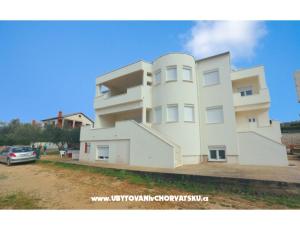 Apartmani Sandra (100 m more)