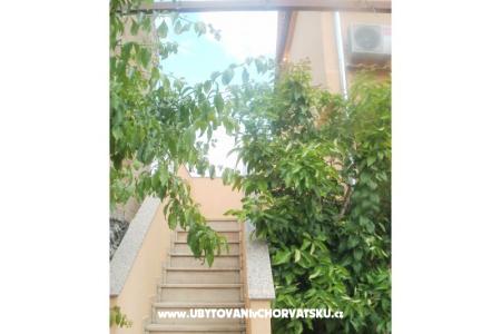 Appartements and Chambres Nediljko foto 3