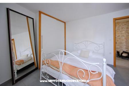 Krivini dvori foto 2