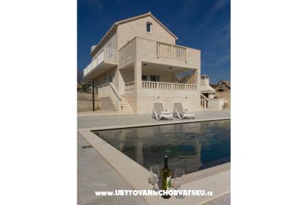 Maison de vacances Lokanjac île Brac Croatie