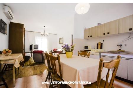 Supetar, Island Brač foto 2