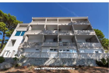 Pine Canopy Studios and Appartements Brela Croatie