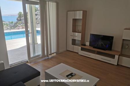 Beachfront Maison Robert avec piscine – Karlobag Croatie