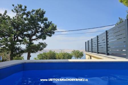 Beachfront Holiday Maison Ivana with – Karlobag Croatie