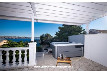 Maison Petra sur la plage Karlobag Croatie