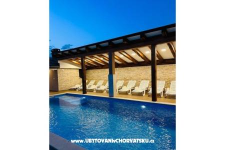 Villa Robert 2 avec piscine Cesarica Karlobag Croatie