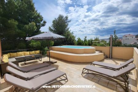 Villa Dalmacroa Kastela Croatie