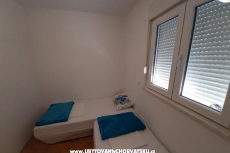 Stan centar Makarska foto 4