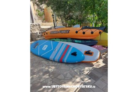 Appartements Dinko s grijanim bazenom Marina - Trogir Croatie