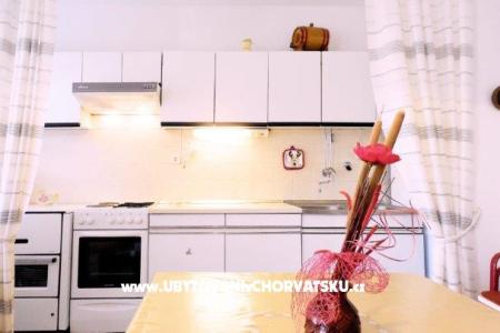 Luka Tadic Appartements foto 4