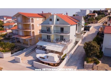 Appartements Petra  Marina - Trogir Croatie