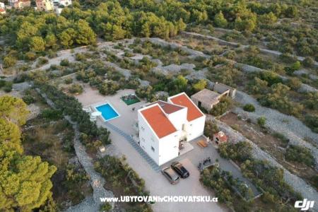 Appartements AS sa bazenom foto 2