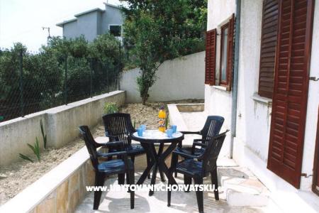Appartements Arambašić Omis Croatie