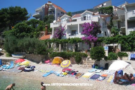 Bougainvillea beach house apartmani Omis Croatie
