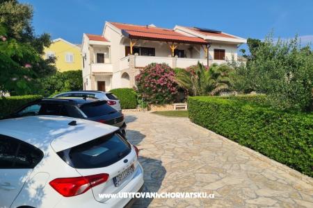 Appartements Pastorčić Ivo  île Pag Croatie