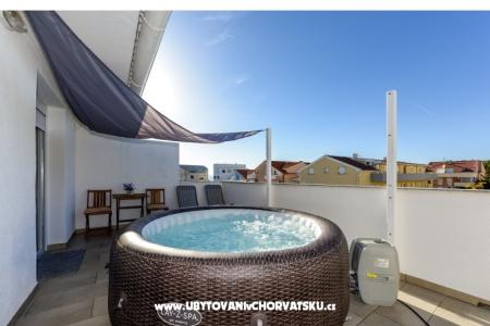 Appartement avec piscine and jacuzzi foto 3