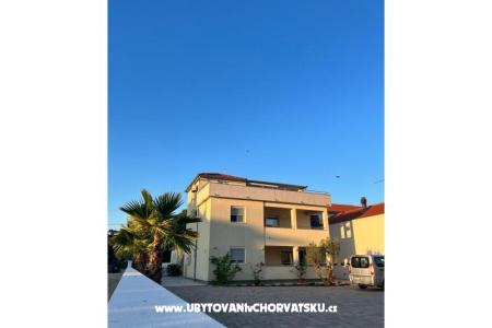 Appartements Vujasin Pakostane Croatie