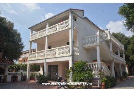 IVA 2 Pakostane Croatie