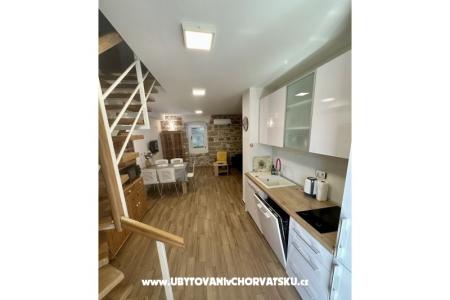 Maison en pierre Pakostane foto 2