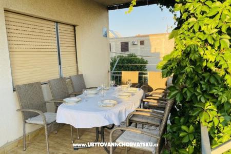 Villa Ana , one min walk to beach foto 2