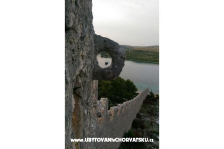 30.8.-6.9. Ap 2-4 osob=37 eur foto 5