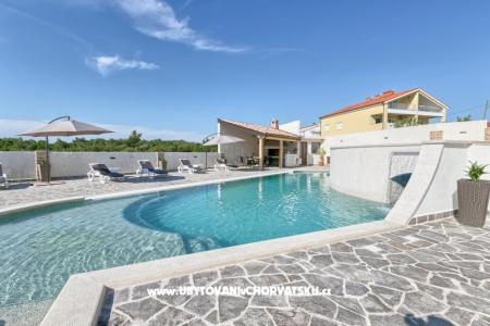 Appartements avec piscine Štinjan foto 4