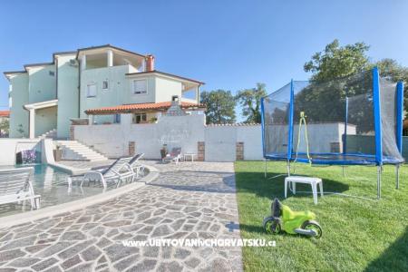 Appartements avec piscine Štinjan foto 5