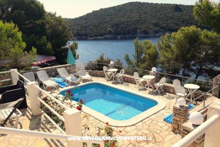 Sesula Bay Resort île Solta Croatie