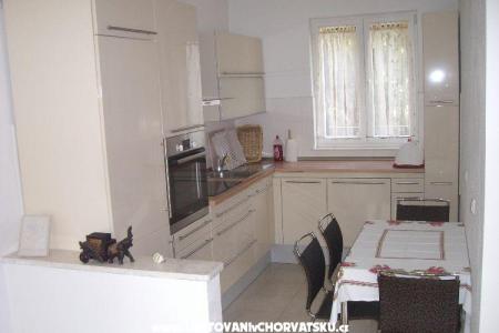 Appartement Varos foto 3