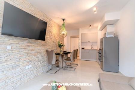 Luxury modern apartment on beach Split Croatie