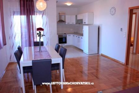 Appartement Anadina KOMFOR KRAJ PLAŽE foto 3