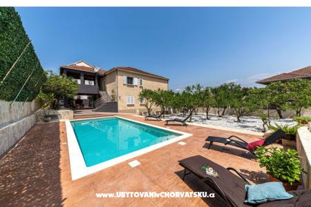 Karlo Trogir Croatie