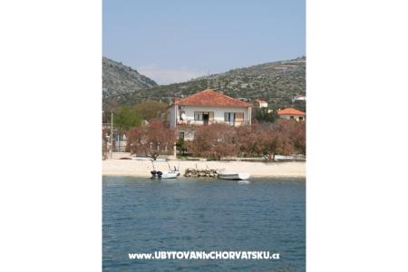 Manda Trogir Croatie