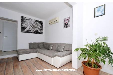 Petra Arbanija Apt foto 2