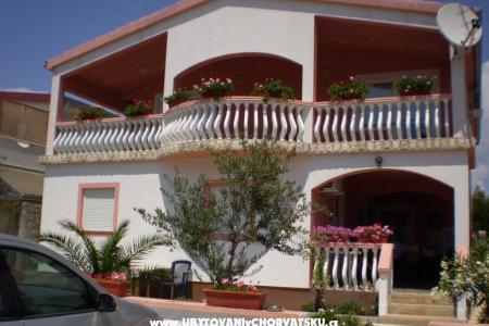 Appartements Kantoci île Vir Croatie