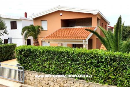 Happy Pineapple Appartements Vir île Vir Croatie